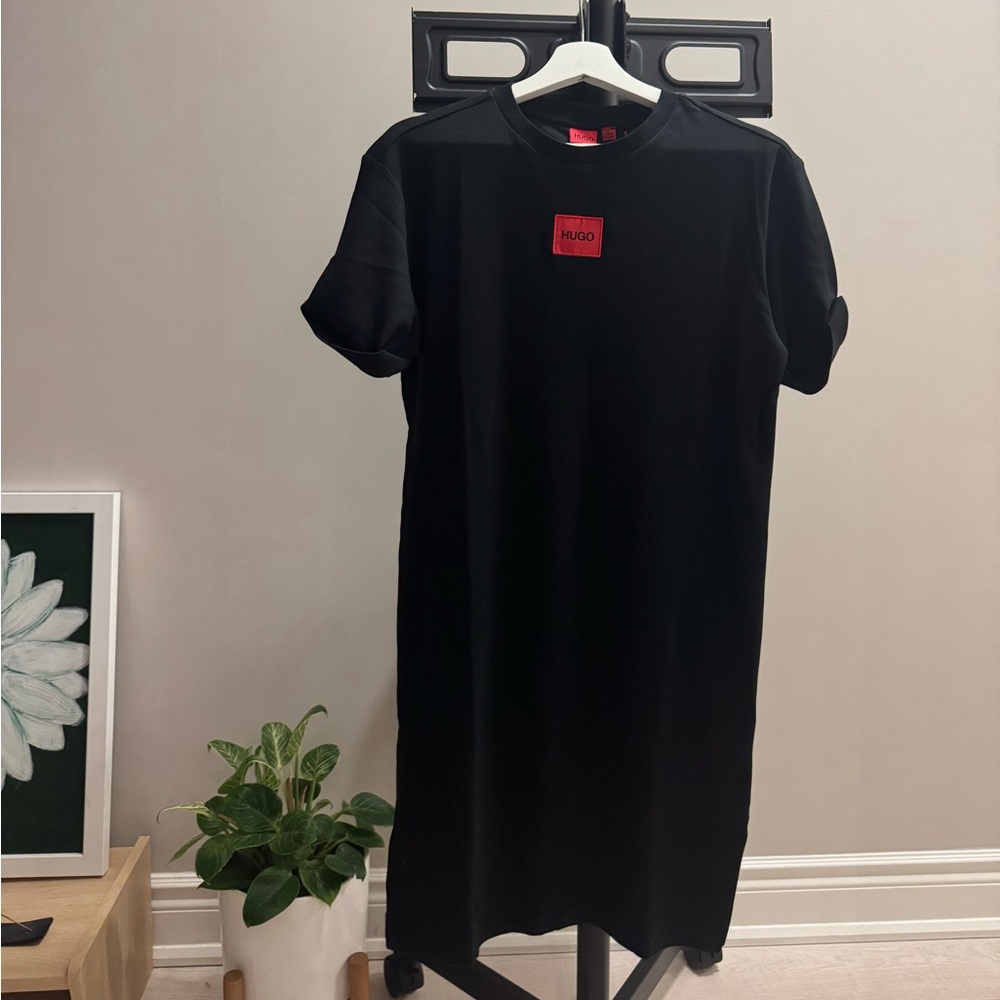 HUGO black short sleeve dress red logo size S NWT